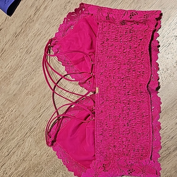 PINK NWOT Victoria's Secret Lace Pink Strappy Back Bralette Size Large 38DD - Picture 2 of 6